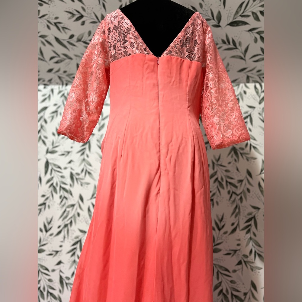 Elegant Coral Lace Long Sleeve Gown size 14 New - Picture 9 of 10